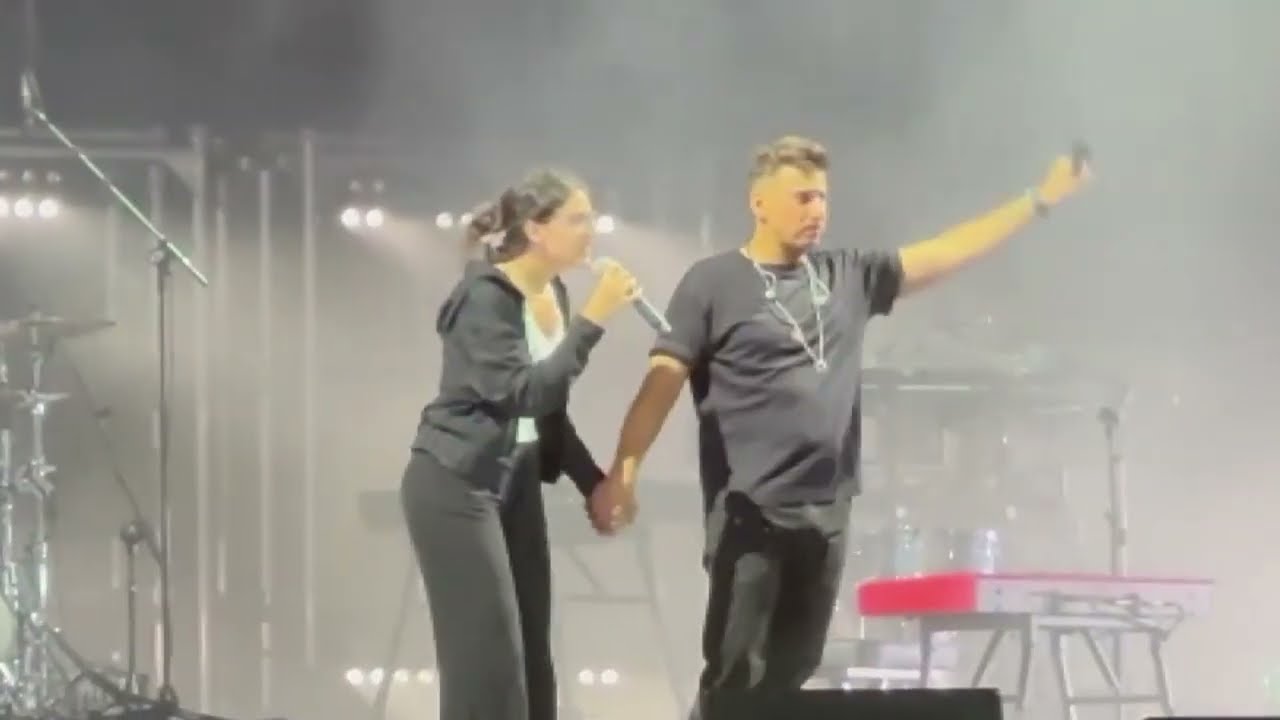 “Cantiamo insieme?”, Gabbani accetta: duetto da applausi