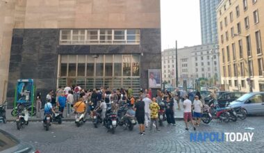 gente in fila dall'alba, diversi i malori