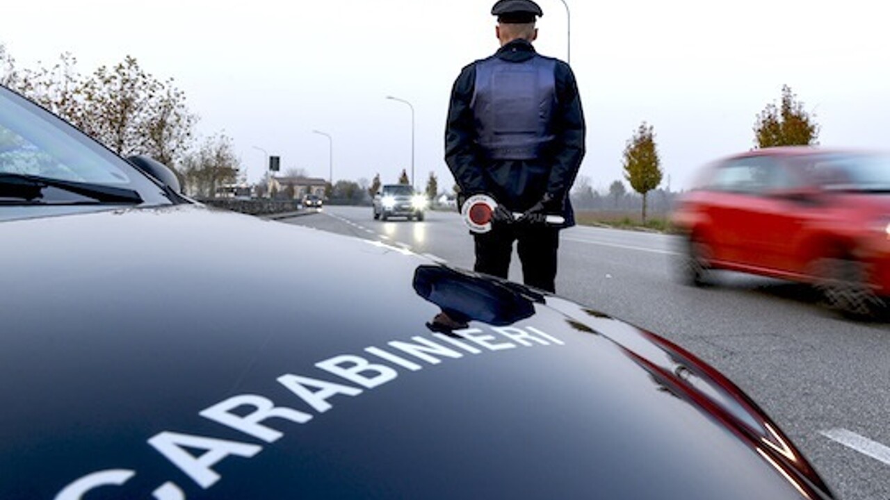 Schianto fra un'auto e una moto, muore un 63enne: forse una mancata precedenza