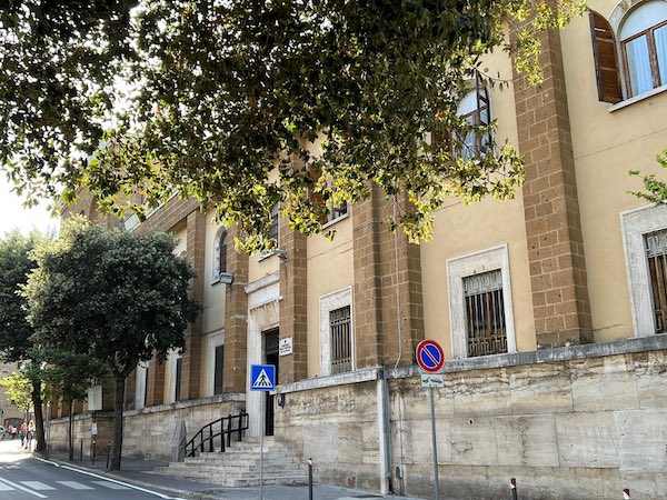Il garante regionale dei detenuti in visita al Carcere: "Sistema penitenziario a rischio implosione"