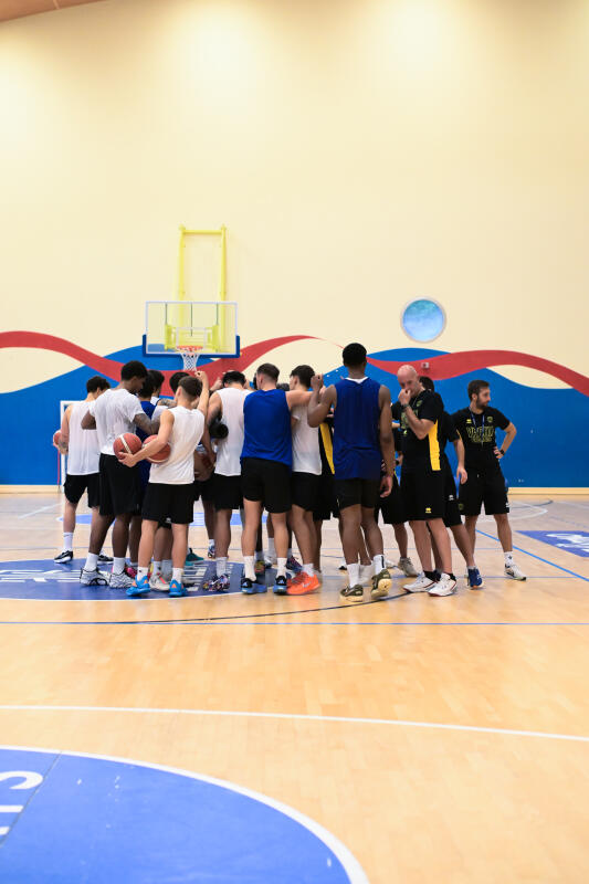 Giornata leggera per la Vanoli in ritiro, oggi alle 18 primo test a Cles contro l'Aquila Basket Trento
