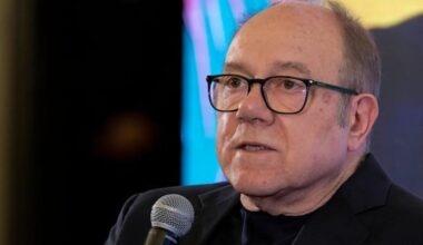Venezia 2025, la replica di Carlo Verdone sull'appello contro l'invito a Gal Gadot e Gerard Butler