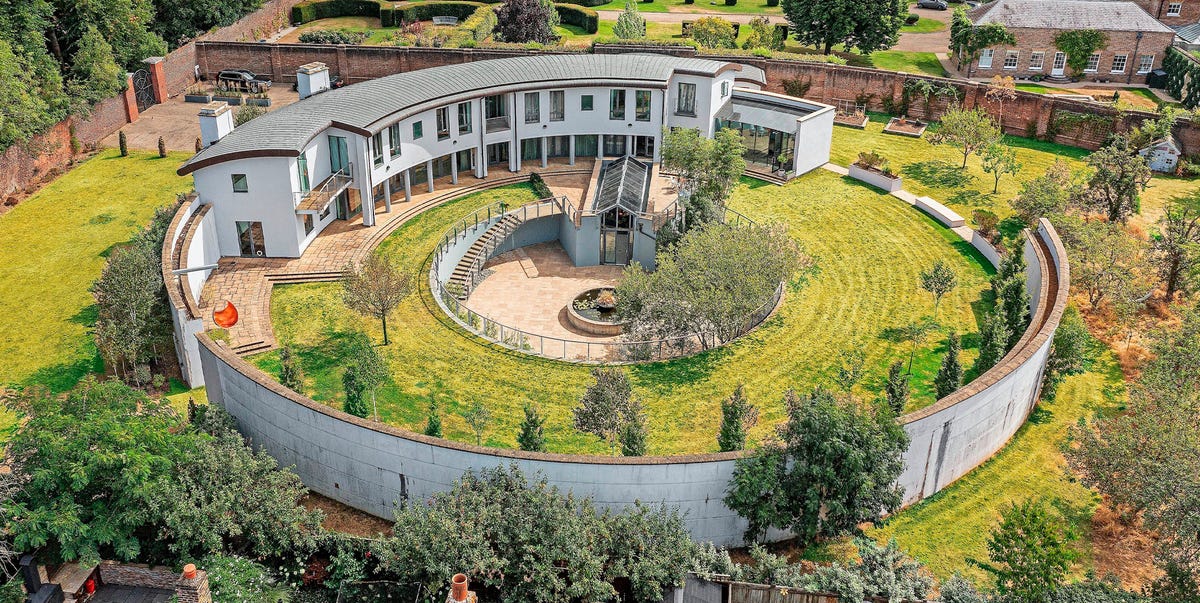 Una casa di 1000 mq tutta curve