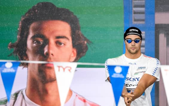 Ceccon, record nei 100 metri farfalla ai Mondiali di nuoto 2025: è in finale