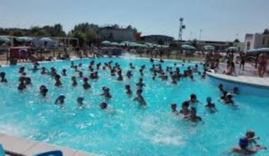 Anguria, tornei e dj set: un'ondata di eventi a Ferragosto nelle piscine mantovane