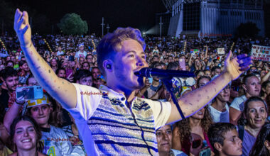Successo ad Alghero per Alfa: “Il concerto più bello di tutta l’estate, siamo più di 4000”
