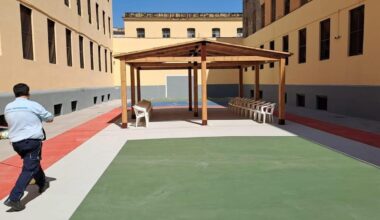 Zona relax, area conviviale, campetto e palestra per i detenuti di Poggioreale