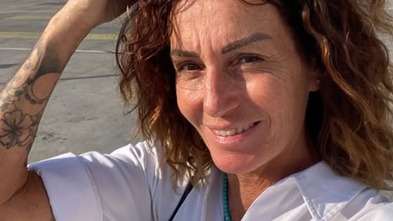 "A 50 anni ancora senza un perché", Cristina Plevani massacrata dalla hater: la replica è durissima