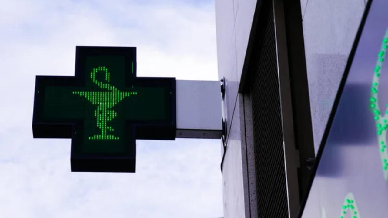 Ultim'ora: l'Italia dice addio alle detrazioni sanitarie | Non ti scali neanche una pastiglia: tutto di tasca tua