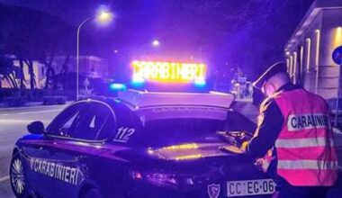 Scappa dall'alt e muore in inseguimento dei carabinieri - Ultima ora