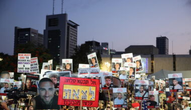 Migliaia a Tel Aviv manifestano per la fine della guerra a Gaza - Ultima ora