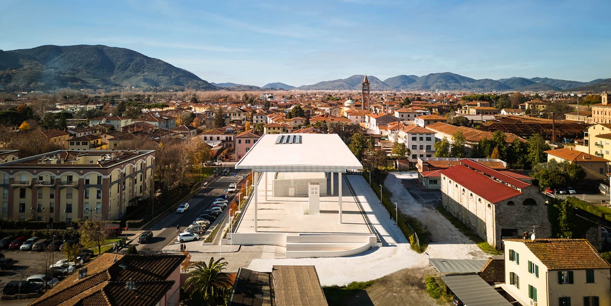 La nuova piazza coperta di Lucca