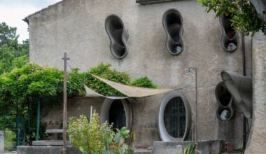 In Liguria una casa “con le orecchie” ascolta il paesaggio: l’ha disegnata Mario Galvagni