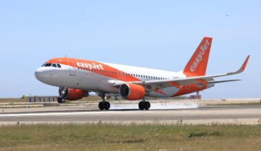easyjet pilota nudo
