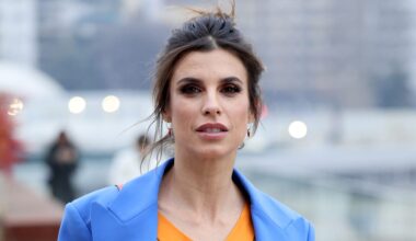 Elisabetta Canalis con un paio di shorts di seta perfetti per l'estate