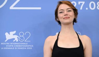 Emma Stone alla Mostra del Cinema di Venezia 2025 per il film Bugonia: 'Credo negli alieni'. VIDEO