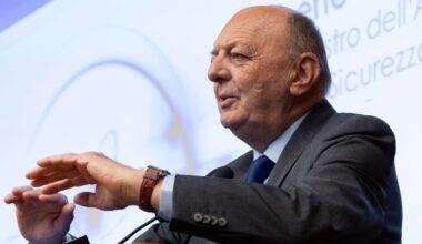 Governo spinge sul nucleare, eolico e solare non bastano