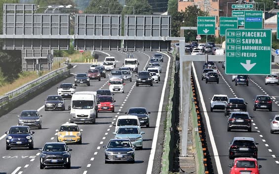 Traffico in autostrada, le giornate da bollino nero ad agosto 2025