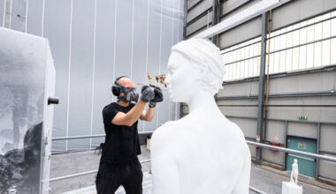 Meta censura lo scultore Jago, bloccati i contenuti social con i nudi della David - Arte
