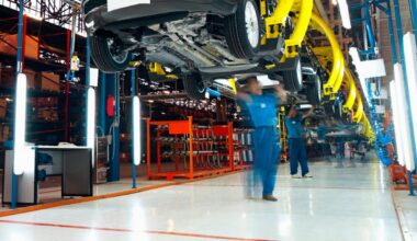 Il CEO di Mercedes contro l'Europa: "Il mercato può collassare"