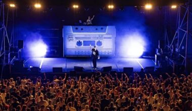 Fabri Fibra "atterra" alla Live Arena con un omaggio agli anni Novanta