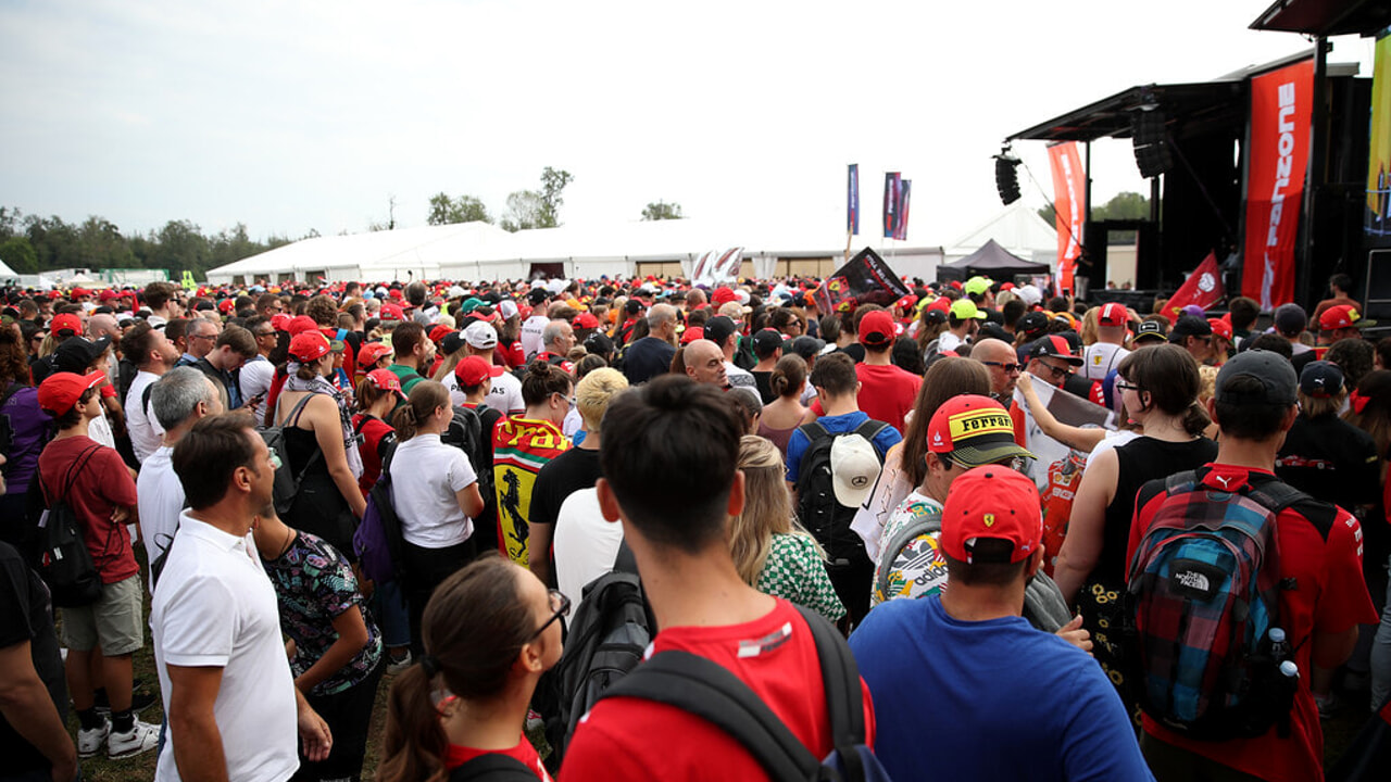 Salamella e birra al Gran Premio, chi sono gli ambulanti da pole position e come si fanno affari con un truck nel giorni della F1