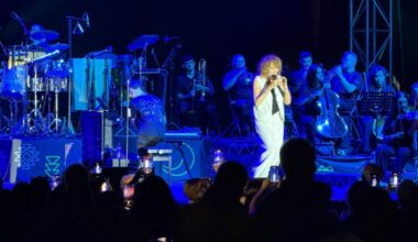 Fiorella Mannoia non si smentisce e usa il palco per un inno alla vita