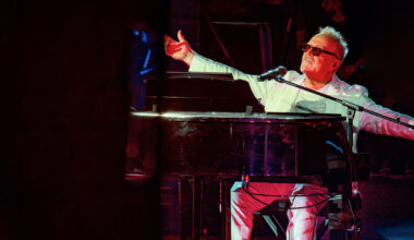 Musica, Tozzi fa tappa nel salernitano con il suo "L'ultima notte rosa