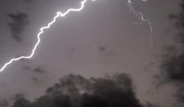 Teramo, 15enne colpito da fulmine in rianimazione: gravissimo