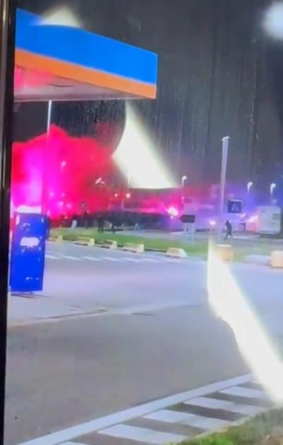 maxi rissa all’autogrill di Somaglia, volano botte e fumogeni 