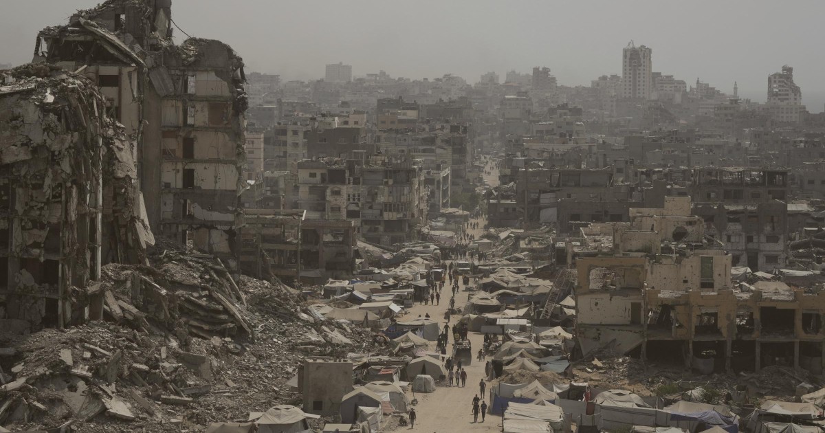 Libri sui marciapiedi di Gaza: dalla cultura alla sopravvivenza