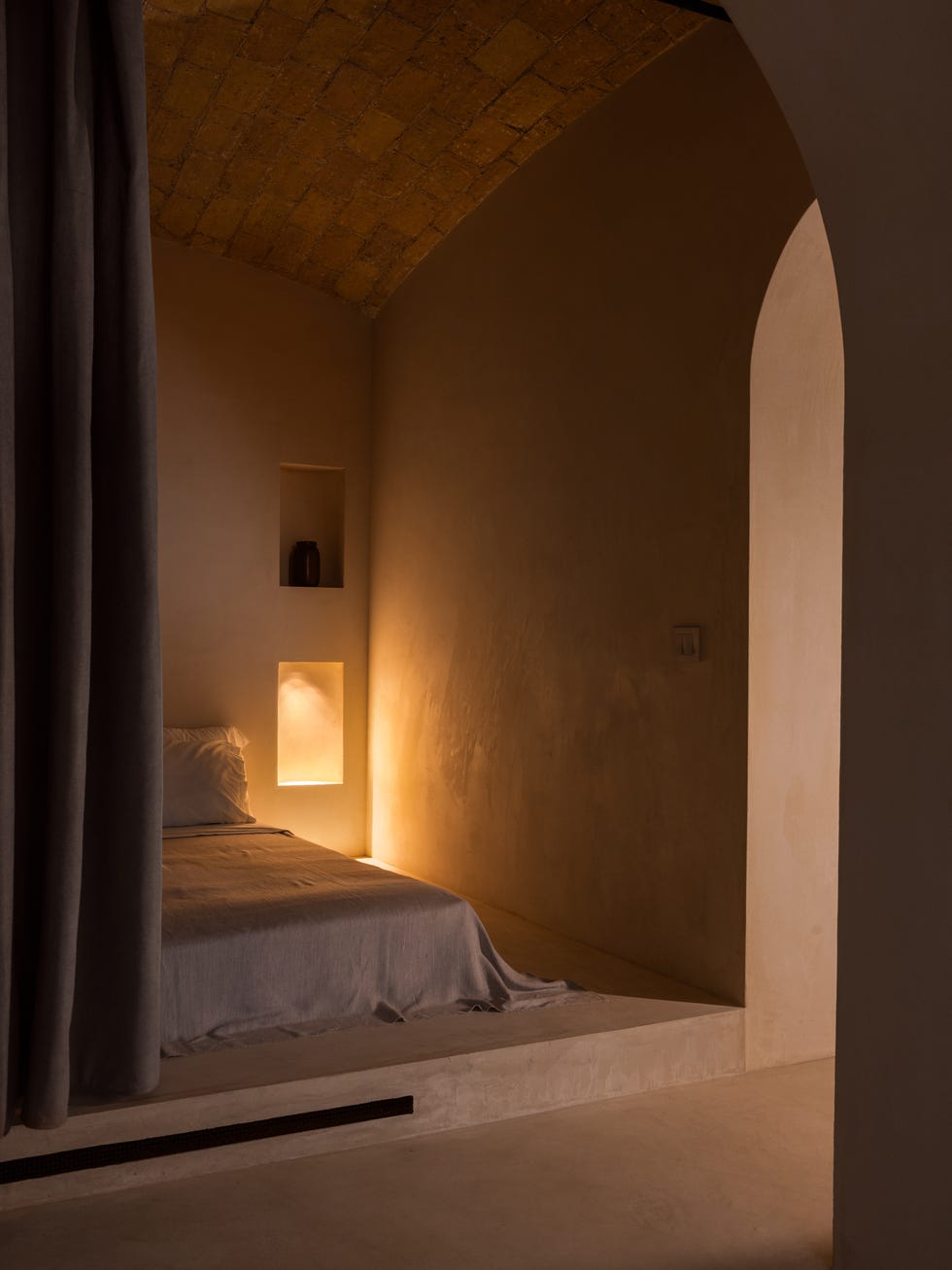 seminterrato a roma bellissimo ispirato alle terme