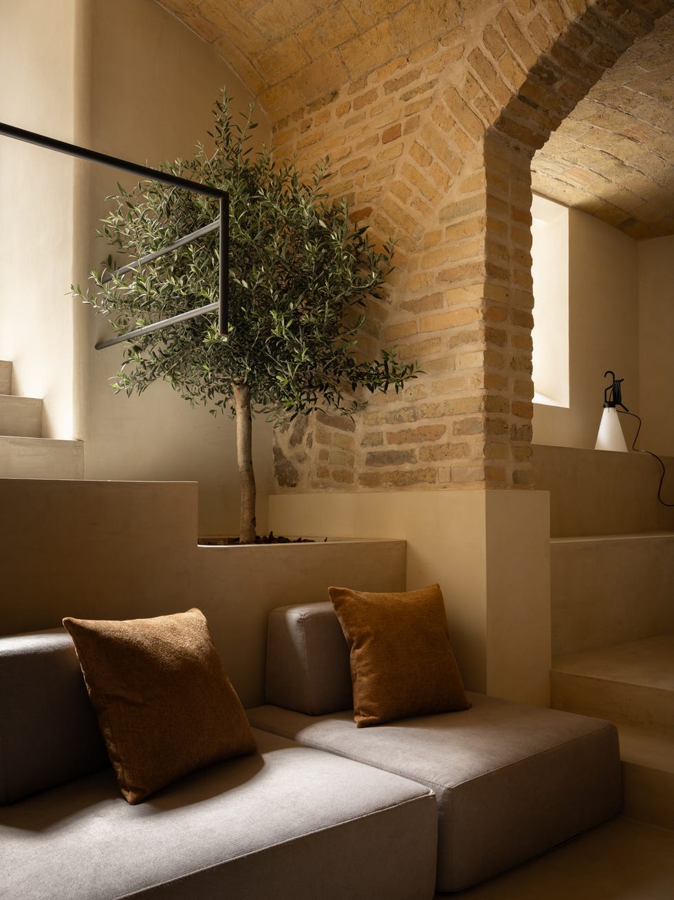 seminterrato a roma bellissimo ispirato alle terme