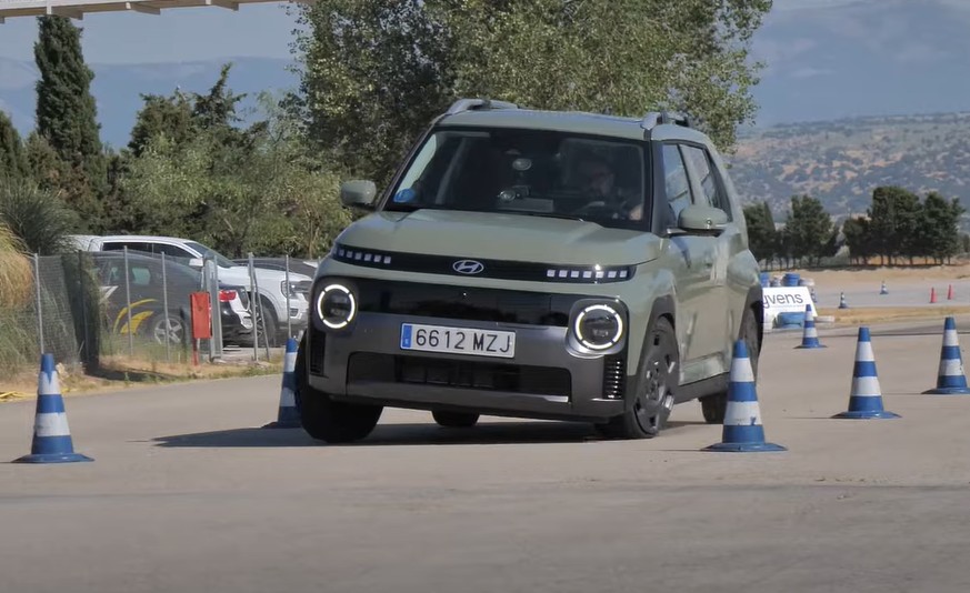 Hyundai Inster alla prova del test dell'alce: come si comporta il piccolo crossover elettrico?