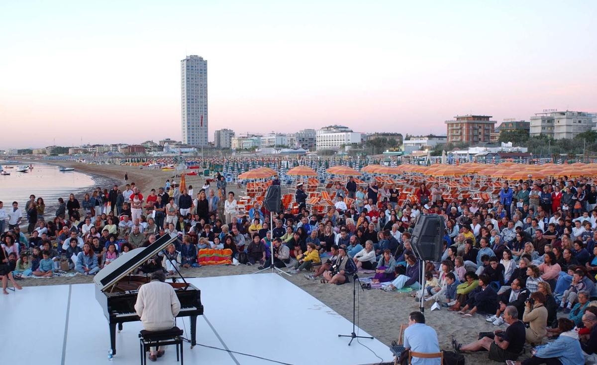 I bagnini si buttano in un mare di eventi