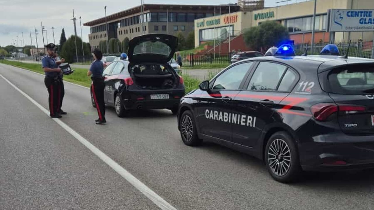 Investito mentre attraversa a piedi con la mamma, grave un bambino di 6 anni