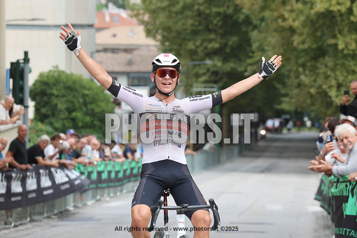 Badoere-Valdobbiadene: assolo di Federico Iacomoni