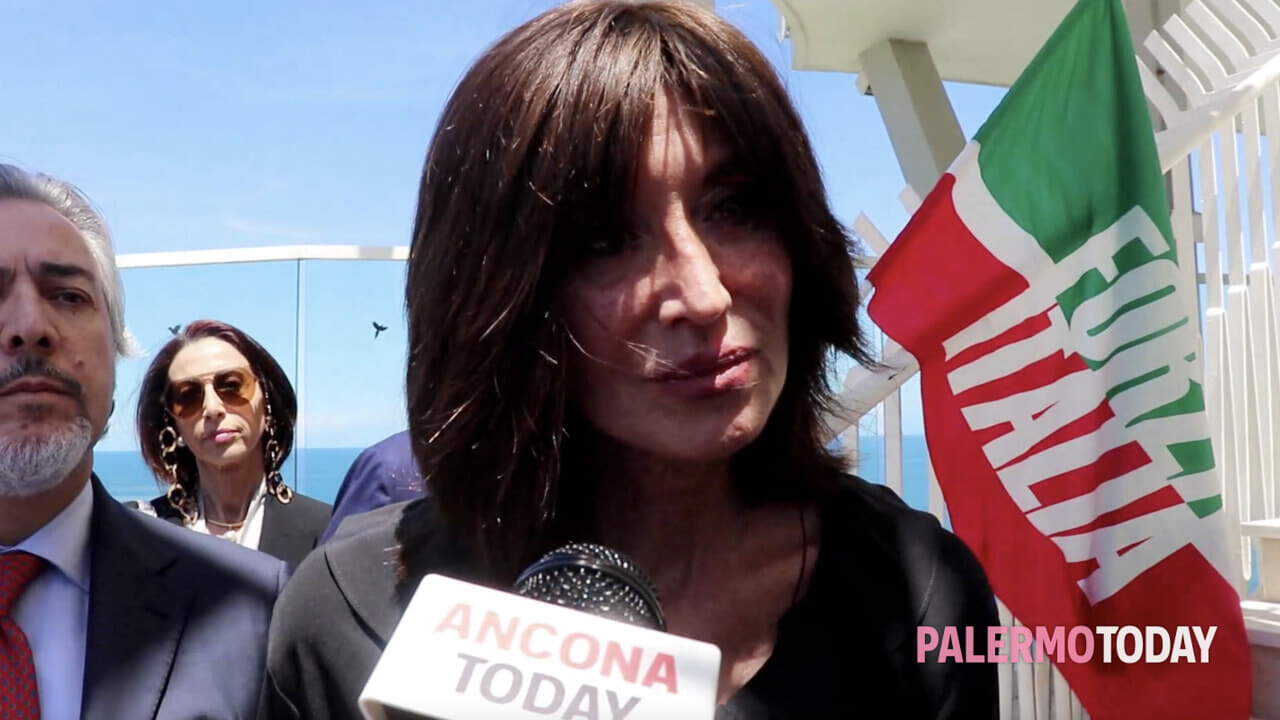 Bufera sul prof di Palermo che consiglia di togliere l'amicizia agli ebrei, interviene il ministro: "Parole inaccettabili"