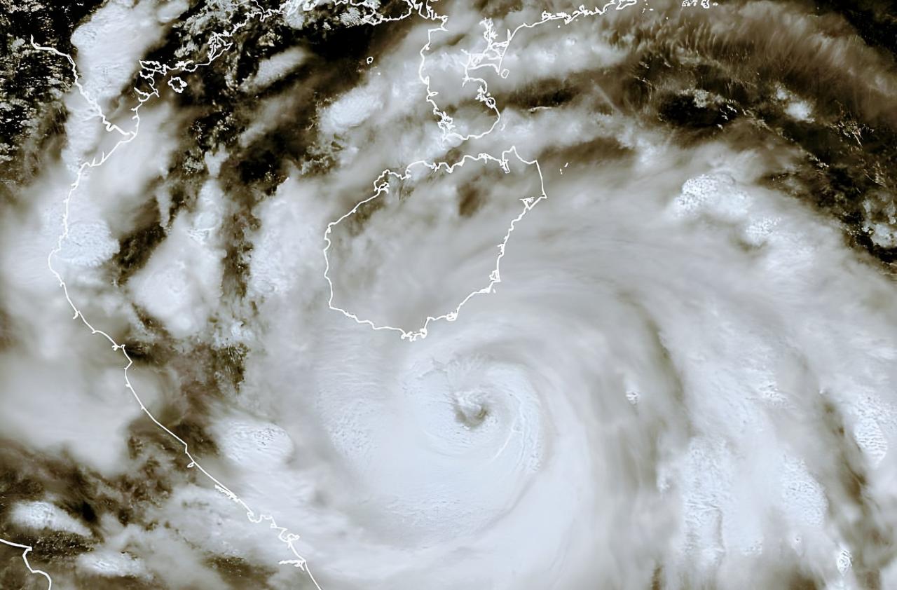 Il tifone Kajiki visto dal satellite