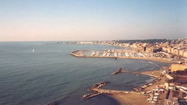 Ferragosto 2025 nel Lazio: piano sicurezza straordinario per le località costiere della Provincia di Latina