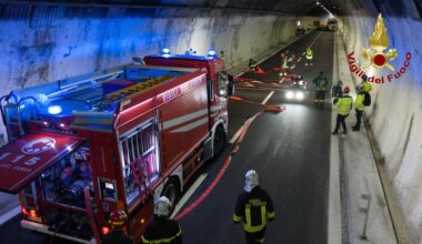 Camion in fiamme in galleria, chiuso per ore un tratto della Direttissima. Ancora guai sull’A1
