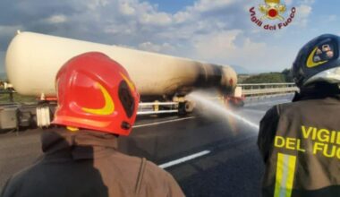 Incendio autostrada A1 chiusa oggi 11 agosto 2025