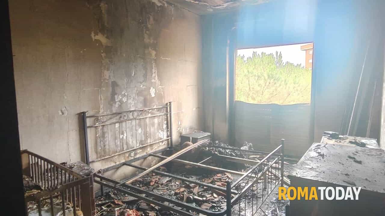 distrugge il braccialetto elettronico e incendia casa della ex, lei fugge col figlio di 8 mesi