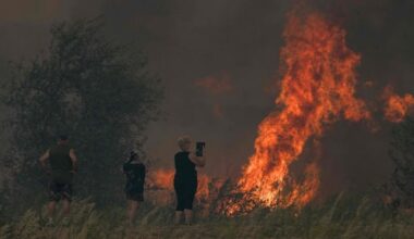 Francia, a sud più grave incendio da inizio estate: un morto, 9 feriti