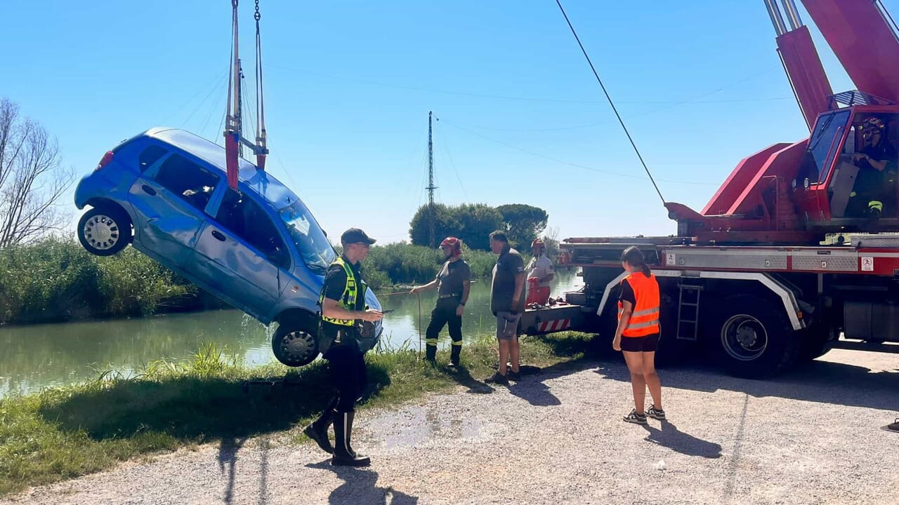 L'auto finisce nel Sile, un bambino è grave e il sindaco chiede una preghiera