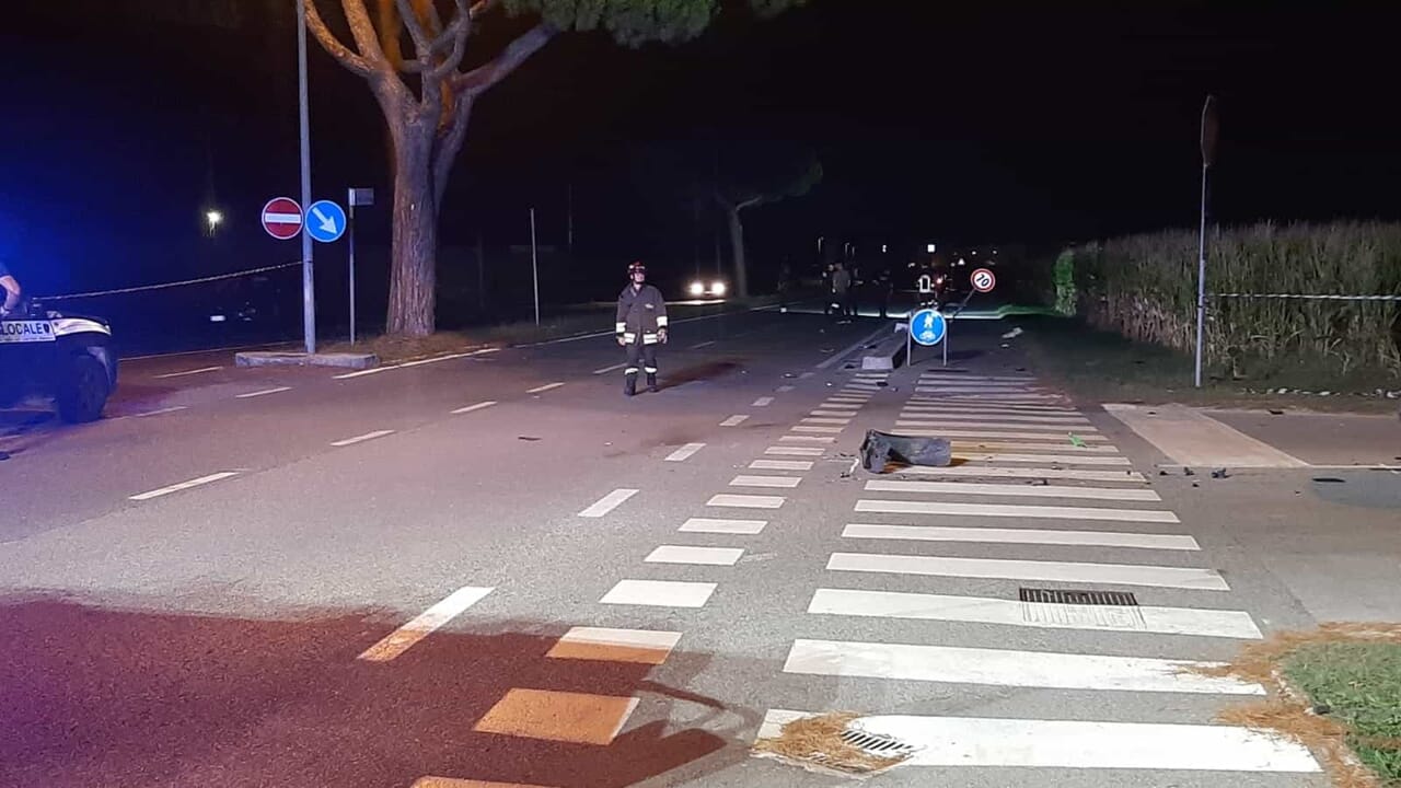 Scontro mortale in via Istituto Marino