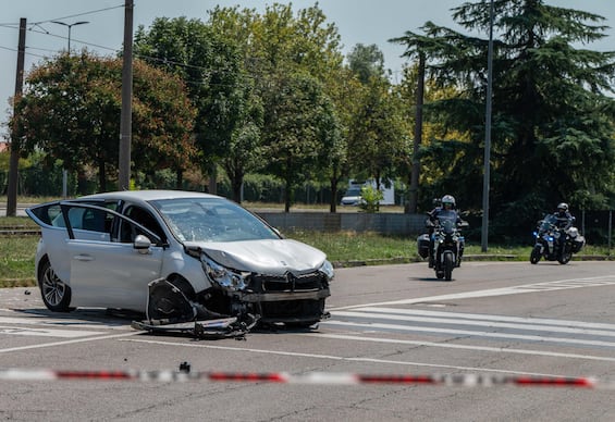 Milano, 71enne investita e uccisa da auto pirata: conducente in fuga