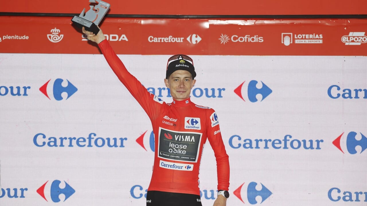 Vuelta di ciclismo: brutta sorpresa per la maglia rossa Vingegaard e per i suoi compagni, rubate tutte le loro biciclette a Torino