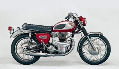 La saga della W1, la prima (e unica) maximoto Kawasaki arrivata ai giorni nostri