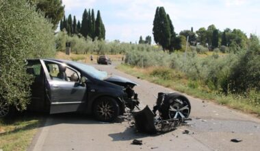 Pauroso schianto tra auto a San Casciano con sei feriti. Intera famiglia di turisti in ospedale, anche due bambine